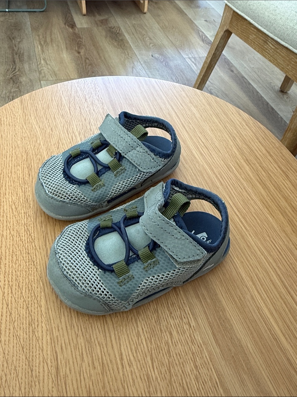 Size 5.5C toddler sandals blue/ grey see Kai run